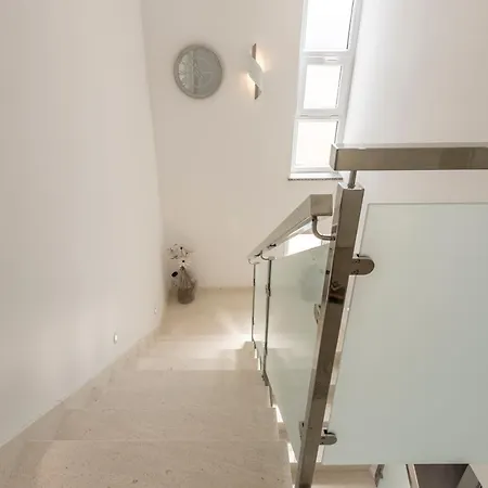 Nika Villa *
